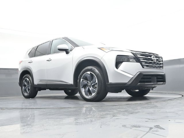 Used 2025 Nissan Rogue SV FWD image 30