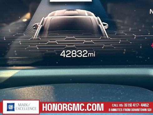 Used 2024 GMC Acadia Elevation image 34
