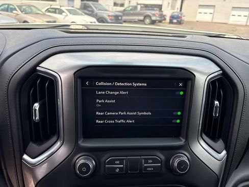 Used 2021 Chevrolet Silverado 1500 LT Trail Boss w/ Convenience Package II AWD/4WD image 33