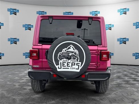 Used 2024 Jeep Wrangler Sahara w/ Technology Group image 4