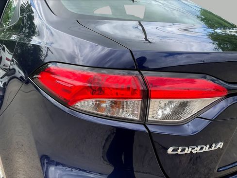 Used 2024 Toyota Corolla LE FWD image 28