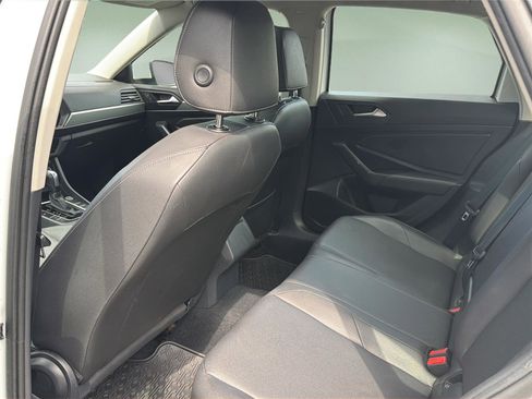 Used 2020 Volkswagen Jetta SE FWD image 23