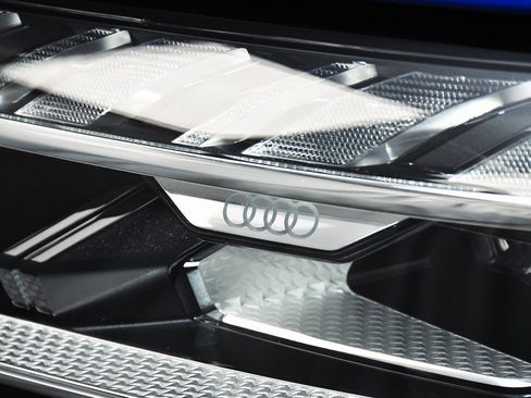 Used 2024 Audi S8 w/ S8 Comfort Plus Package image 84