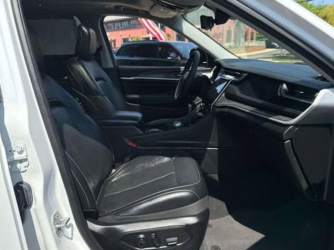 Used 2022 Jeep Grand Cherokee Limited 4xe w/ Luxury Tech Group II image 41