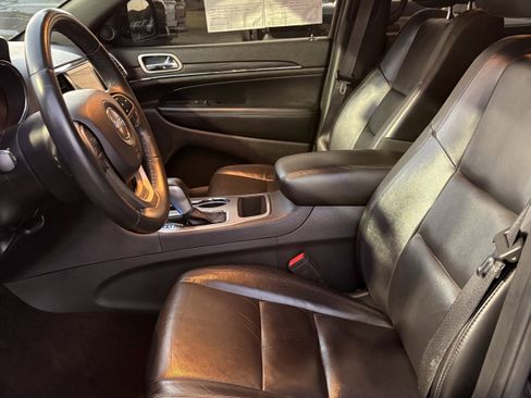 Used 2019 Jeep Grand Cherokee Limited image 15