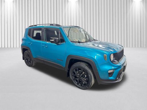 Used 2022 Jeep Renegade Altitude w/ Convenience Group AWD/4WD image 2