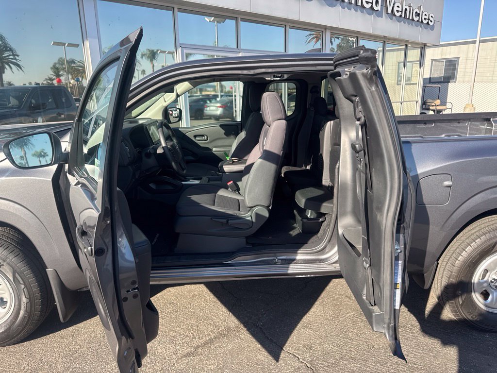 Used 2025 Nissan Frontier S RWD image 13
