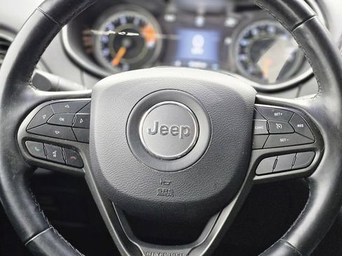 Used 2019 Jeep Cherokee Trailhawk w/ Comfort/Convenience Group image 16