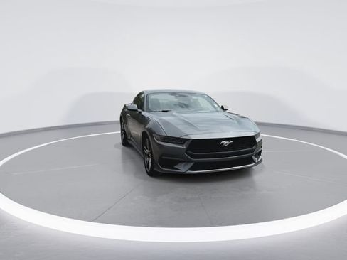 Used 2025 Ford Mustang Coupe RWD image 3