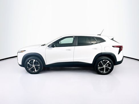 Used 2024 Chevrolet Trax RS image 4