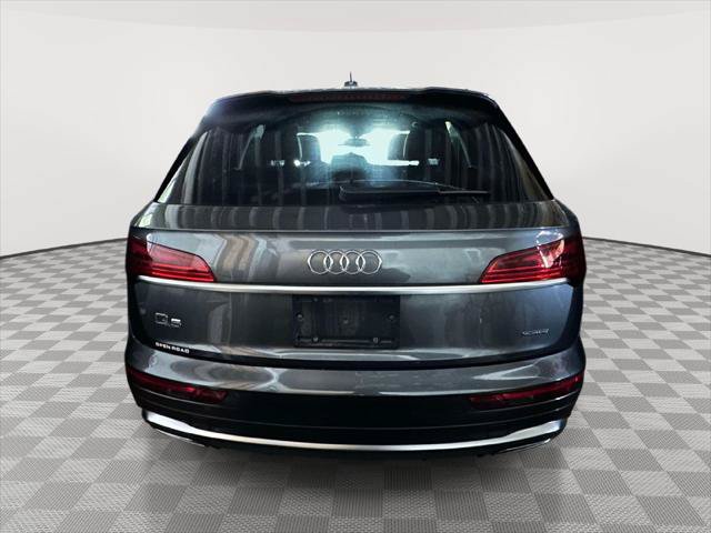 Used 2023 Audi Q5 2.0T Premium w/ Convenience Package AWD/4WD image 3