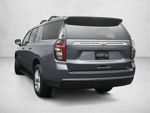 Used 2021 Chevrolet Suburban LT RWD image 5
