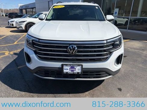 Used 2024 Volkswagen Atlas SE AWD/4WD image 2