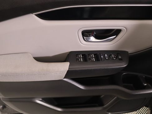 Used 2023 Honda Pilot LX image 15