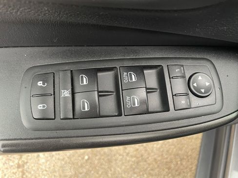 Used 2020 Jeep Cherokee Trailhawk w/ Cold Weather Group image 10