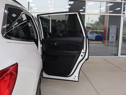 Used 2021 Honda Pilot Special Edition image 46
