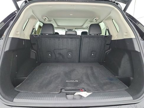 Used 2024 Nissan Rogue SV w/ SV Premium Package image 45