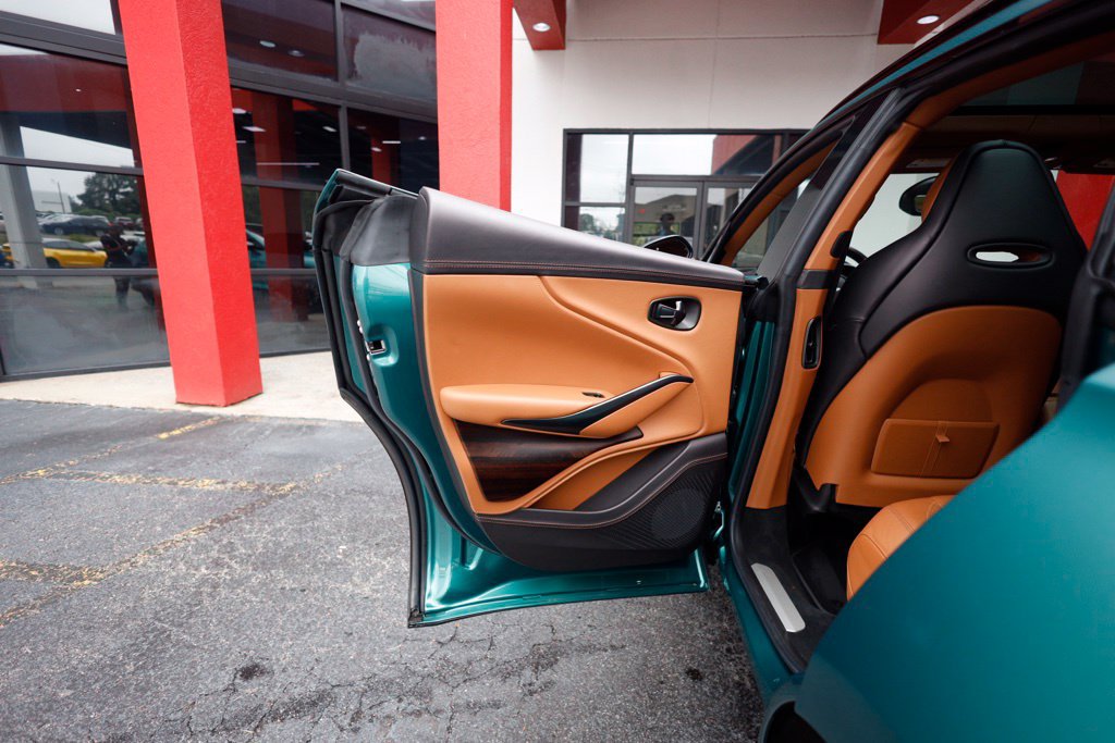 Used 2022 Aston Martin DBX AWD/4WD image 40
