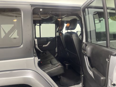 Used 2013 Jeep Wrangler Unlimited Sahara w/ Dual Top Group image 21