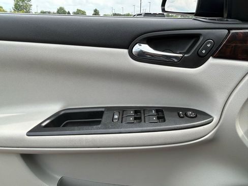 Used 2014 Chevrolet Impala LT w/ LT Sunroof Package FWD image 26