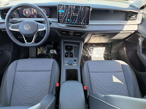 New 2026 Volkswagen Tiguan SE AWD/4WD image 17