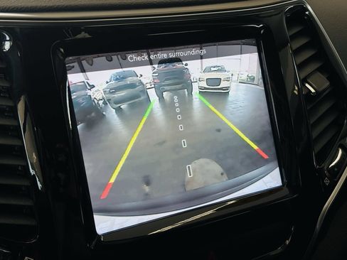 Used 2020 Jeep Cherokee Limited FWD image 66