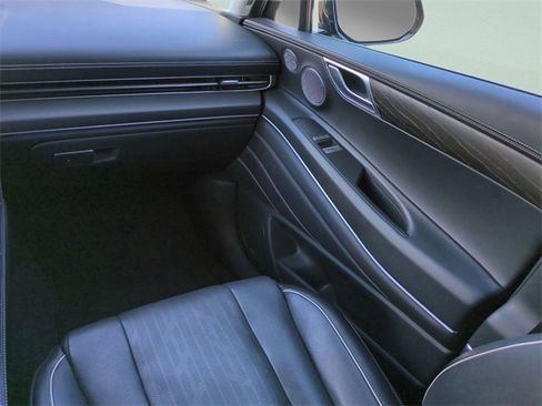 Used 2022 Genesis GV80 2.5T w/ Prestige Package 05 image 17