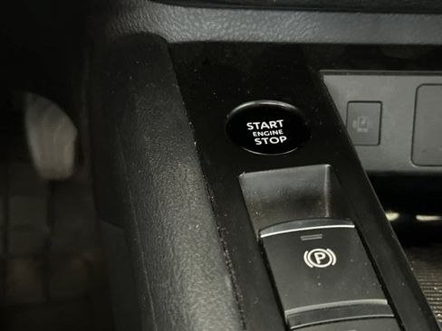 Used 2025 Nissan Kicks SV FWD image 22