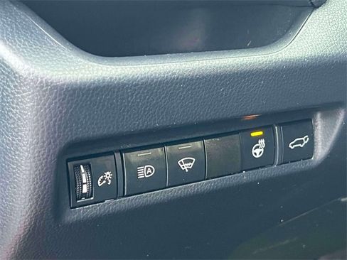 Certified 2020 Toyota RAV4 XLE Premium image 23