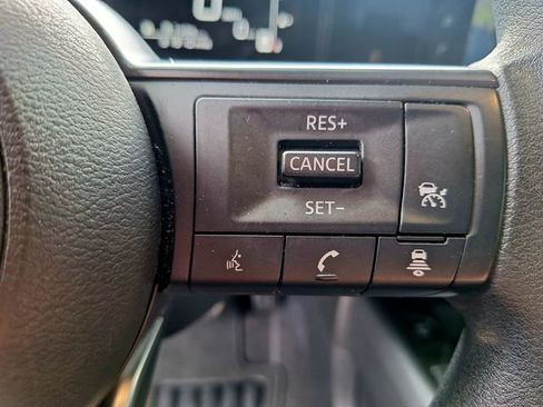 Certified 2025 Nissan Kicks SV image 12