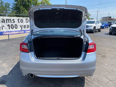 Used 2017 Subaru Legacy 2.5i Premium AWD/4WD image 3