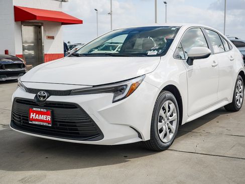 New 2026 Toyota Corolla LE image 3