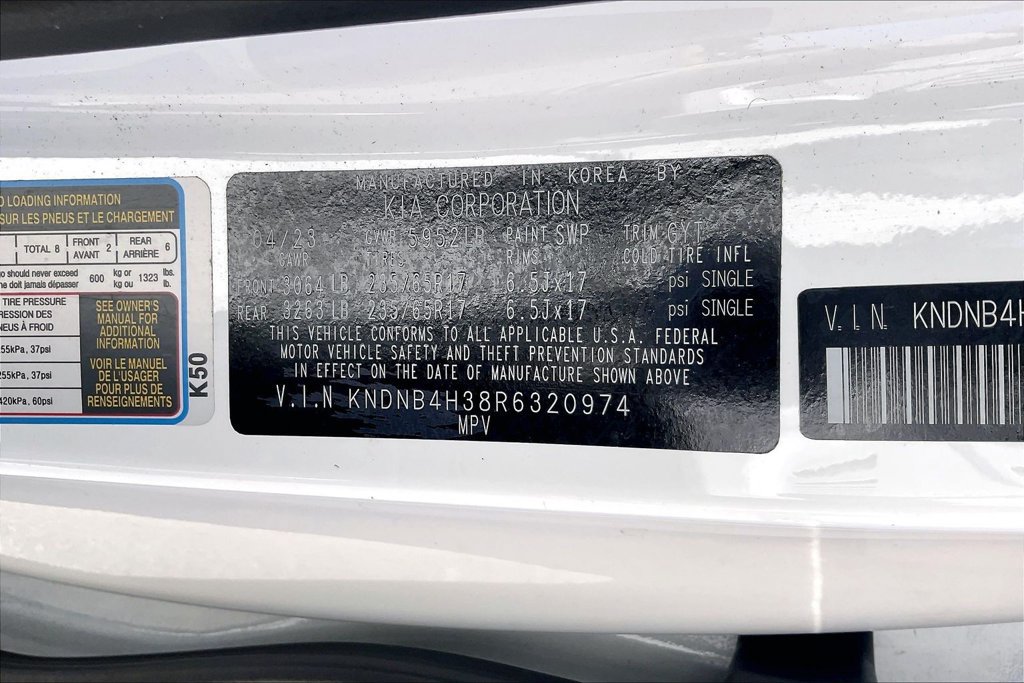 Used 2024 Kia Carnival LX FWD image 18
