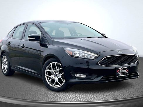 Used 2015 Ford Focus SE w/ Equipment Group 201A image 12