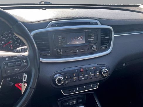 Used 2016 Kia Sorento AWD w/ LX Convenience Package image 6