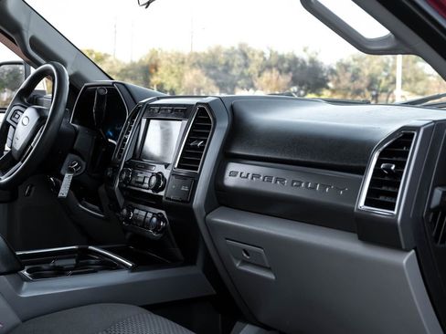 Used 2018 Ford F350 XLT w/ XLT Premium Package image 18