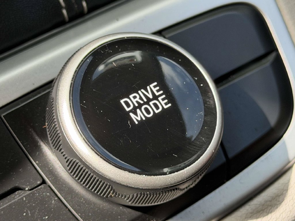 Certified 2024 Hyundai Venue SEL FWD image 36