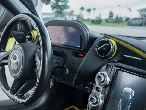 Used 2020 McLaren 720S Performance RWD image 29