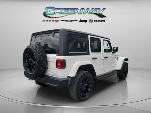 Used 2023 Jeep Wrangler Unlimited Sahara AWD/4WD image 3