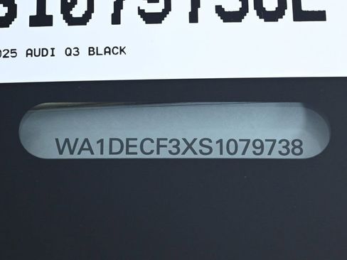 Certified 2025 Audi Q3 2.0T Premium w/ Convenience Package image 27