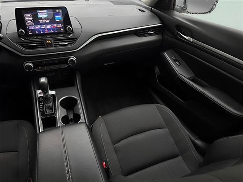 Used 2022 Nissan Altima 2.5 SV image 10