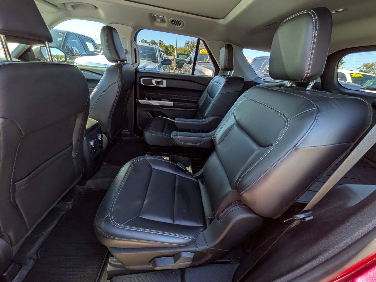 Used 2021 Ford Explorer XLT w/ Equipment Group 202A AWD/4WD image 20