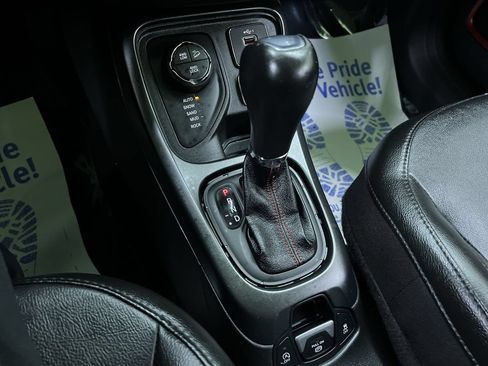 Used 2020 Jeep Compass Trailhawk AWD/4WD image 25