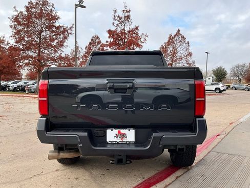 Used 2025 Toyota Tacoma TRD Off-Road image 7