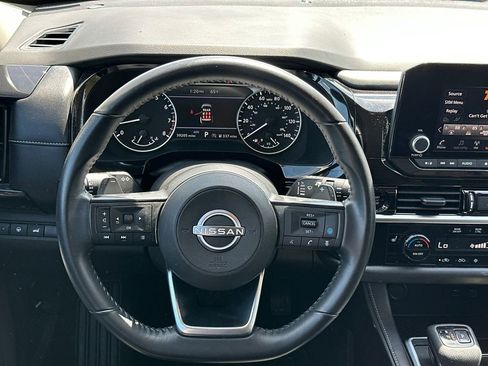 Used 2025 Nissan Pathfinder SV AWD/4WD image 23