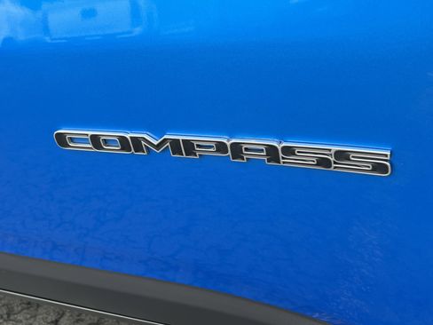 Used 2024 Jeep Compass Limited image 9