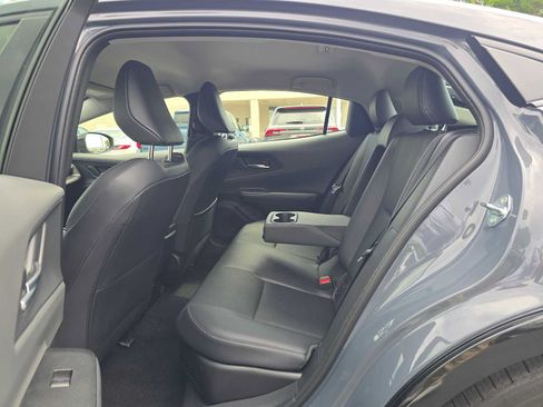 Certified 2026 Toyota Prius XLE FWD image 18