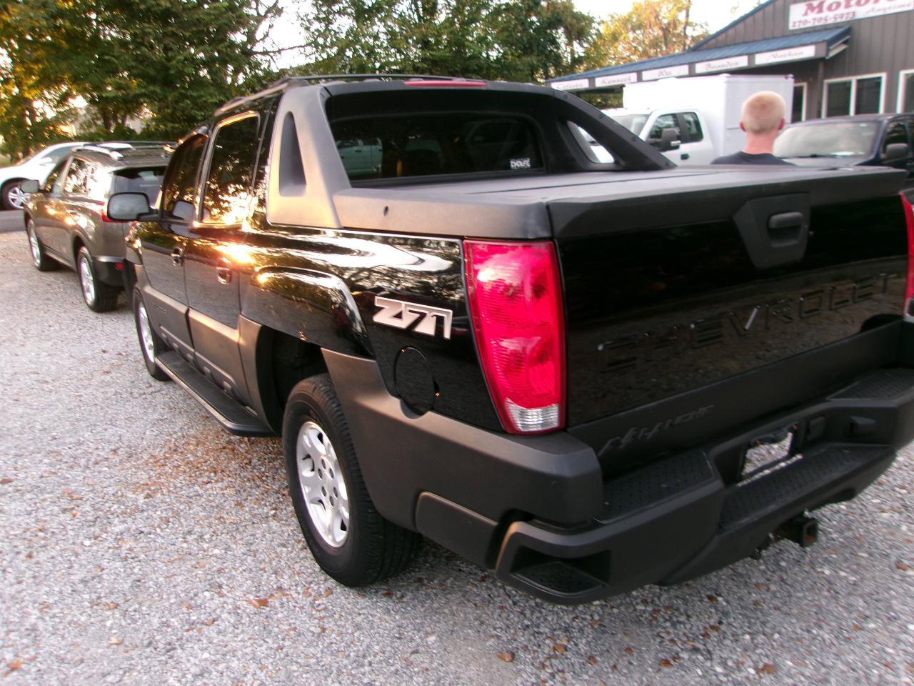 Used 2004 Chevrolet Avalanche Z71 w/ Sun And Sound Package AWD/4WD image 10