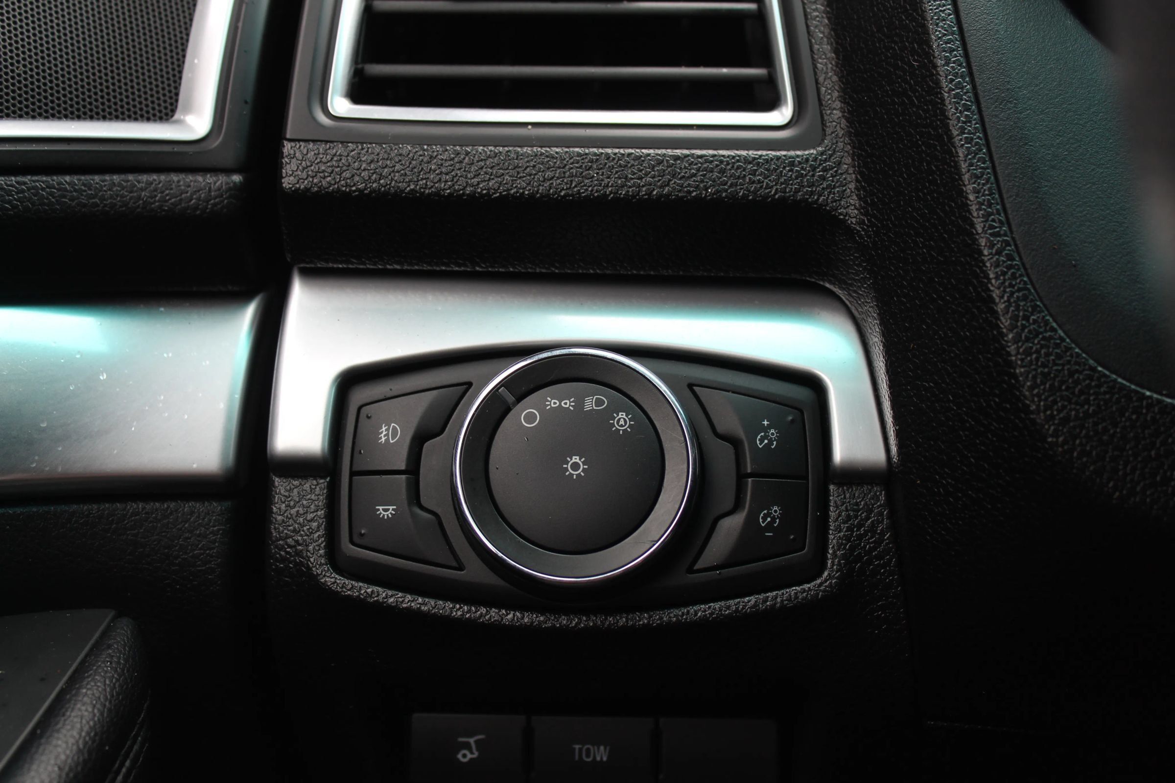 Used 2017 Ford Explorer Sport w/ Equipment Group 401A AWD/4WD image 25