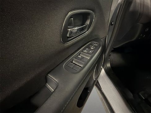 Used 2022 Honda HR-V EX image 6